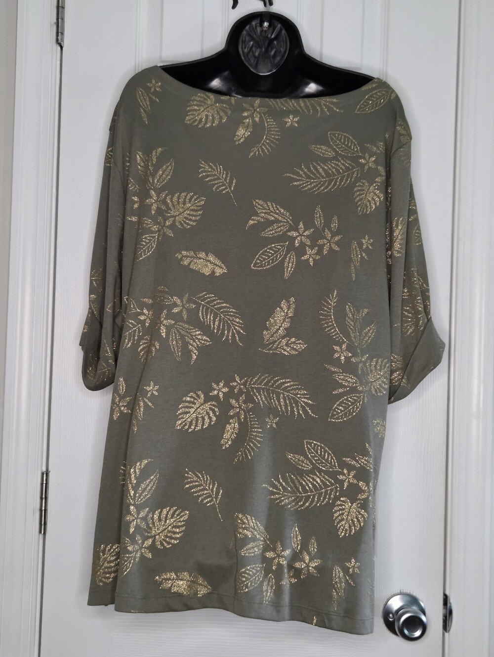 Karen Scott Women’s Olive Green Metallic Leaf Print Boat Neck Top - Picture 2 of 4